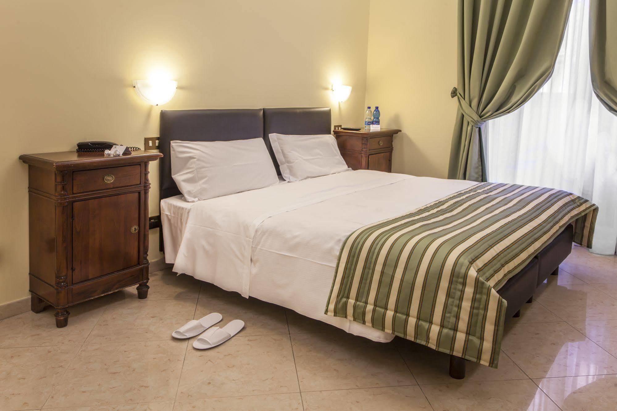 Hotel Regina Giovanna Rome Extérieur photo
