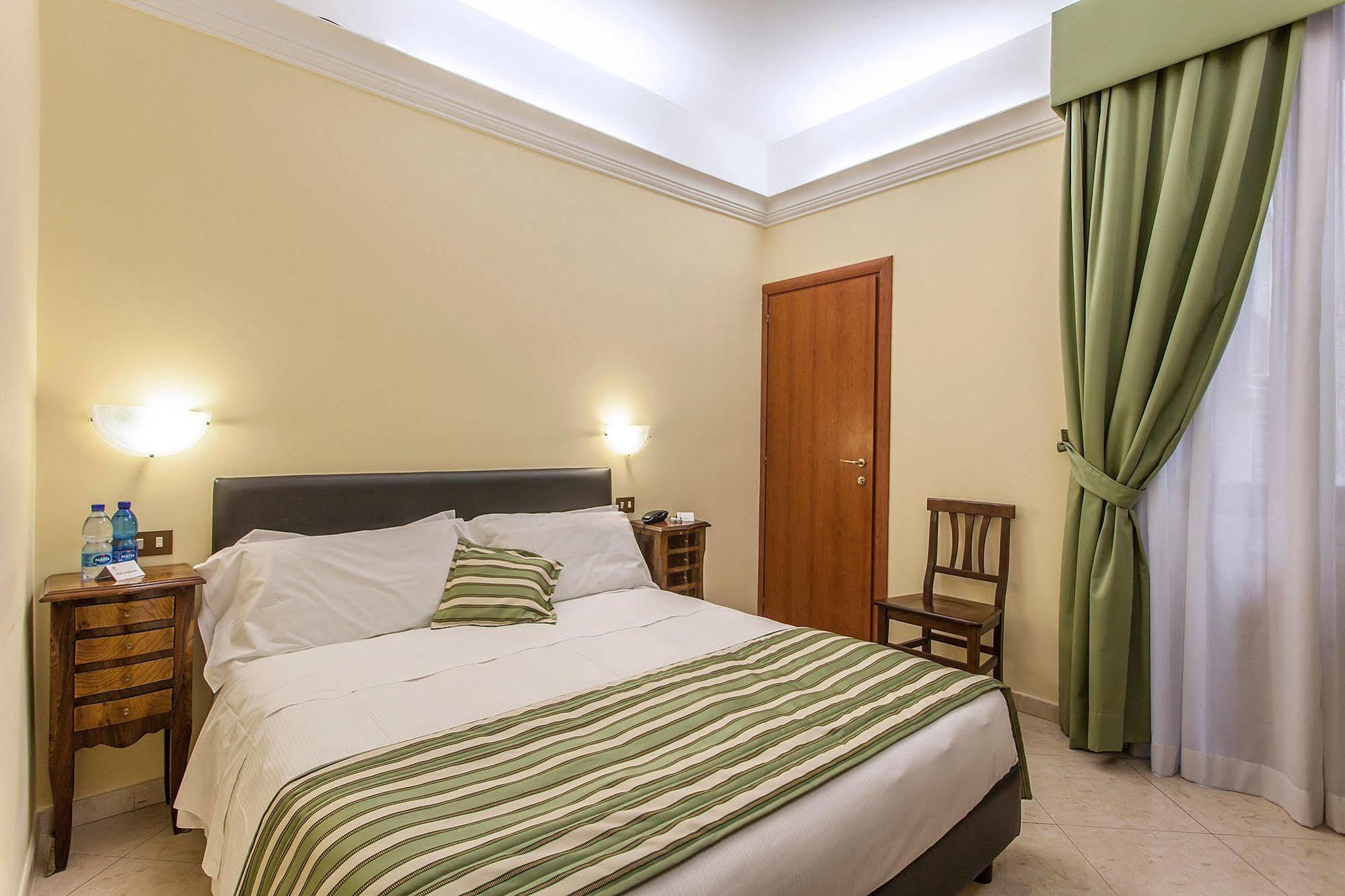 Hotel Regina Giovanna Rome Extérieur photo