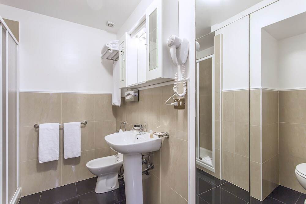 Hotel Regina Giovanna Rome Extérieur photo